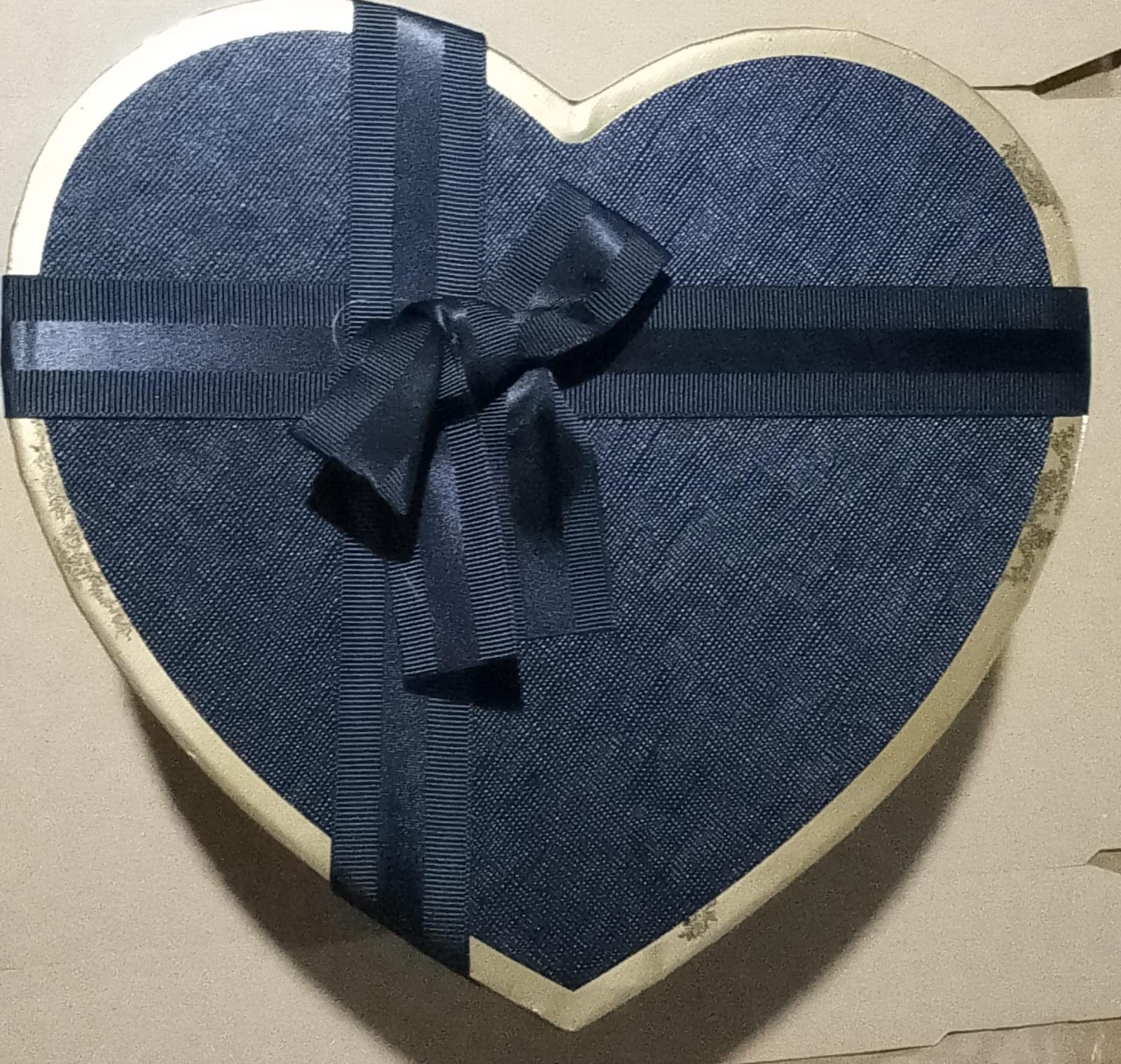 CAJA CORAZON NGRO 16X14X6CM CN1