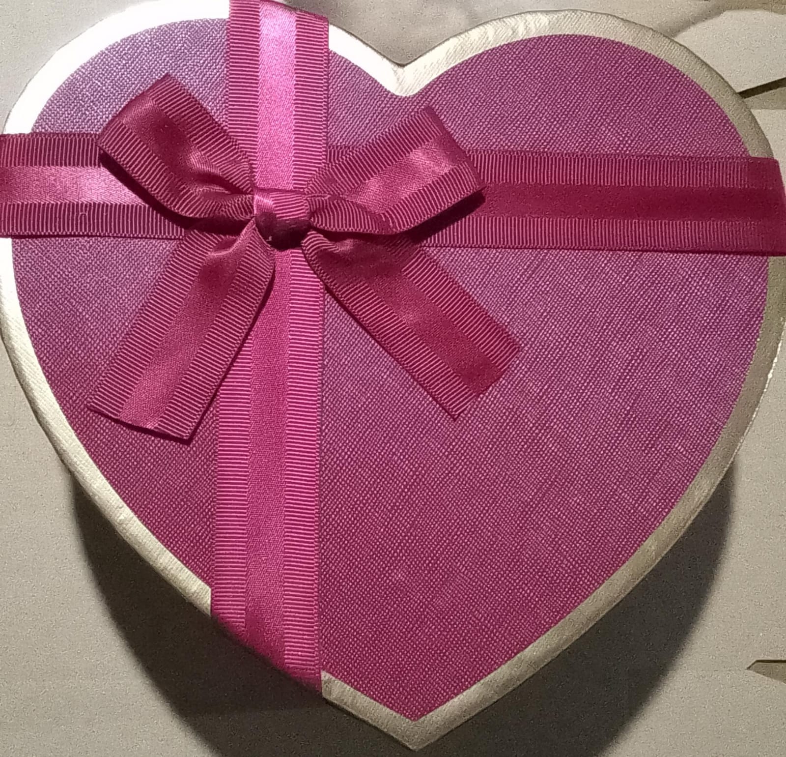 CAJA CORAZON GUINDA 18X17X7CM CG2
