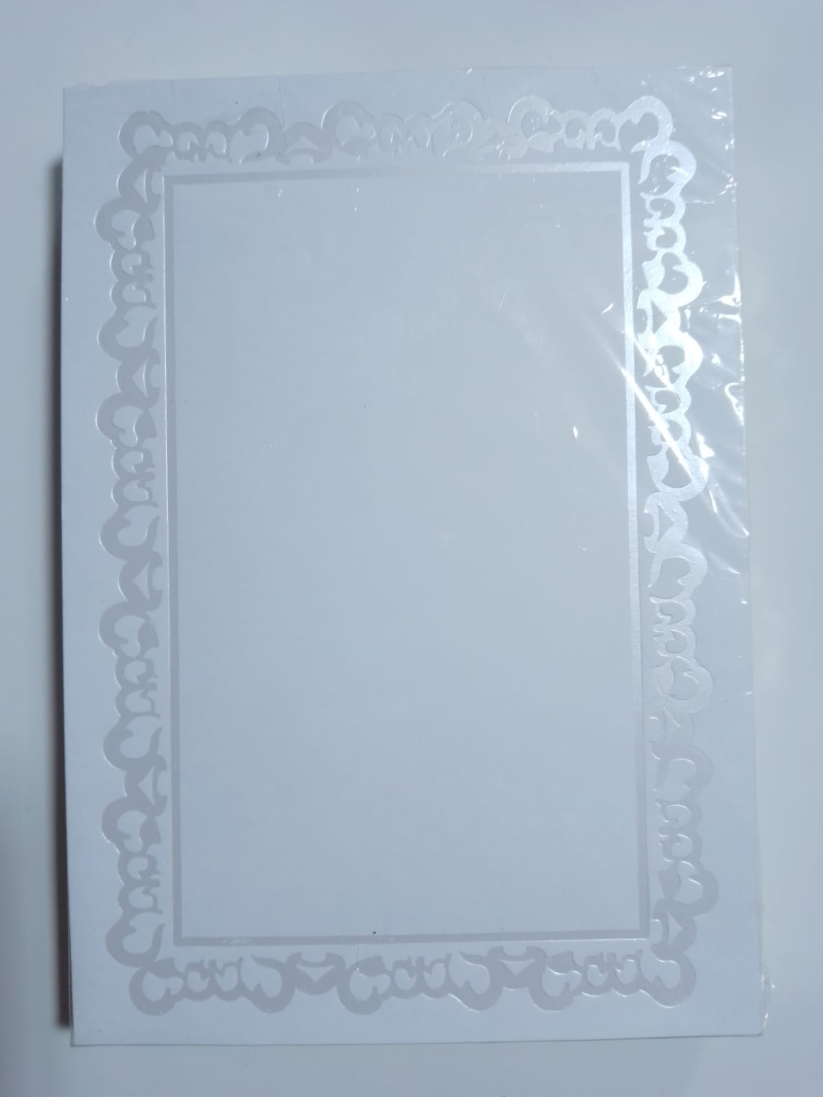 Tarjeta interior borde nube nacarado INT08N