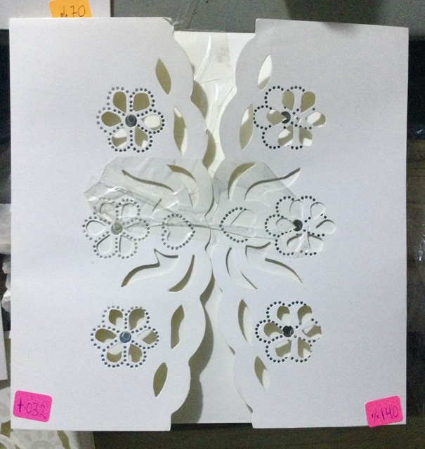 TARJETA CALADO LOS BODE FLOR PLATA 20X20