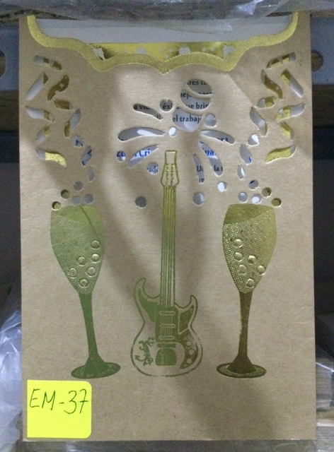 TARJETA GUITARRA DORADA MARRON
