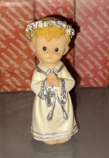 Niña orando PR633