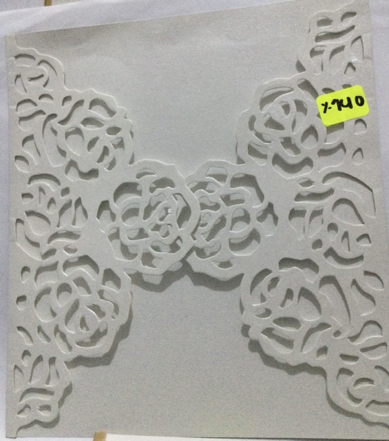 TARJETA CALADO DE ROSAS NACAR