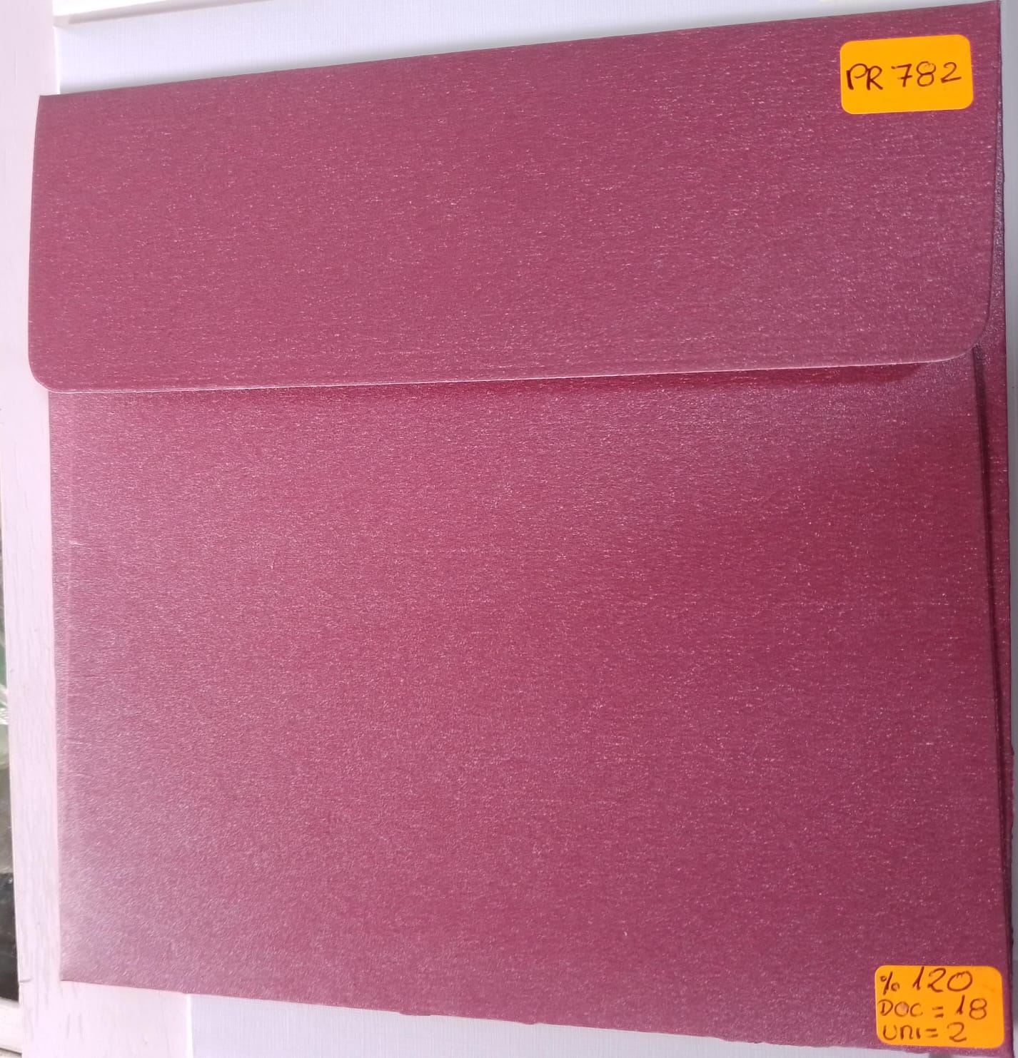 SOBRE MORADO 16.5X16.5 PR782