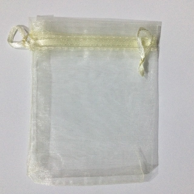 BOLSA DE ORGANZA CREMA 7X9CM I20CR