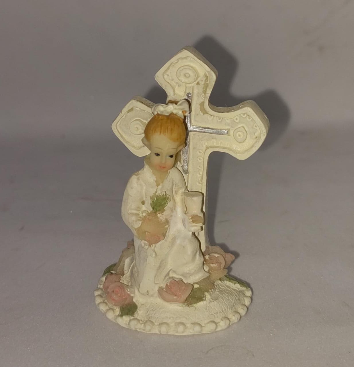 NIÑA CON CRUZ PEQUEÑO 