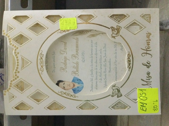 TARJETA HUECO DORADO