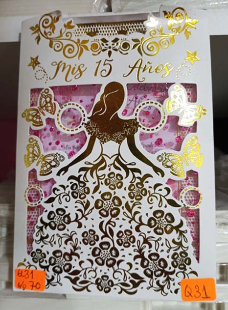 TARJETA  MIS QUINCE AÑOS  VESTIDO DE FLORES Q31