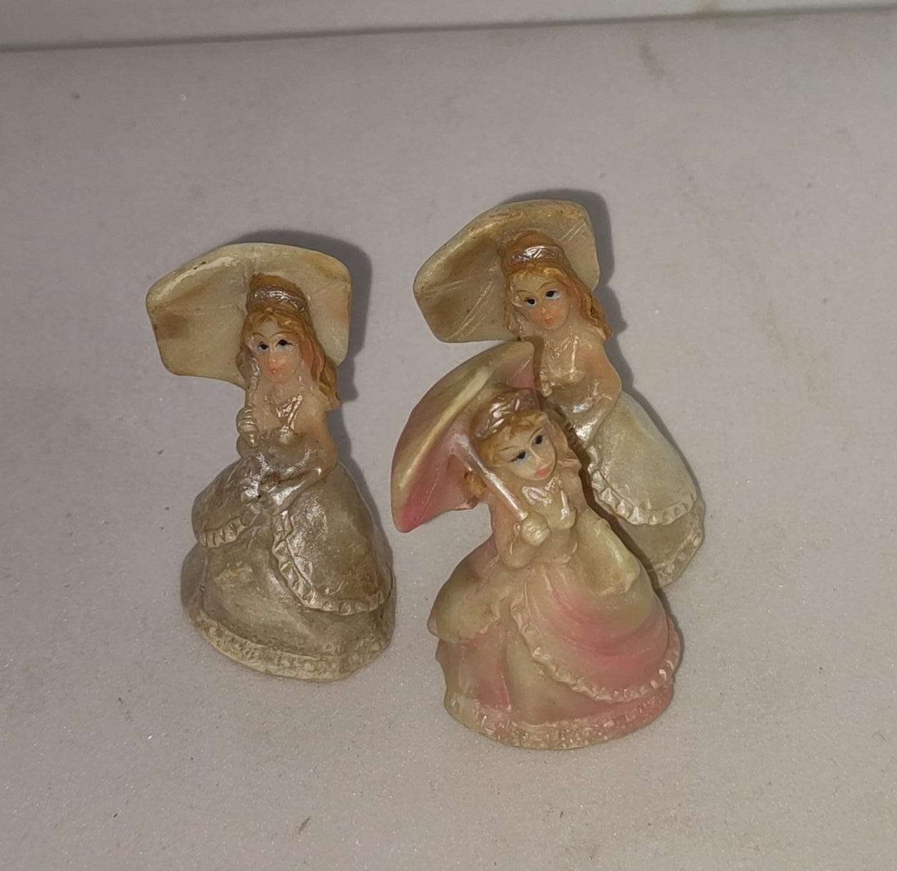 DONCELLAS PEQUEÑITAS 