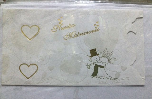 TARJETA NOVIOS LOCOS DORADO PASA CINTA CORAZON