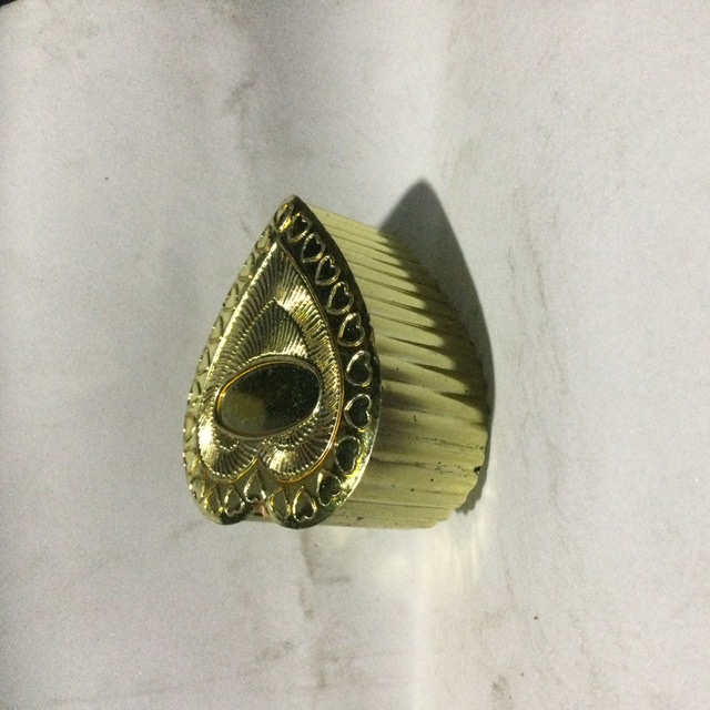 COFRE CORAZÓN GRANDE DORADO