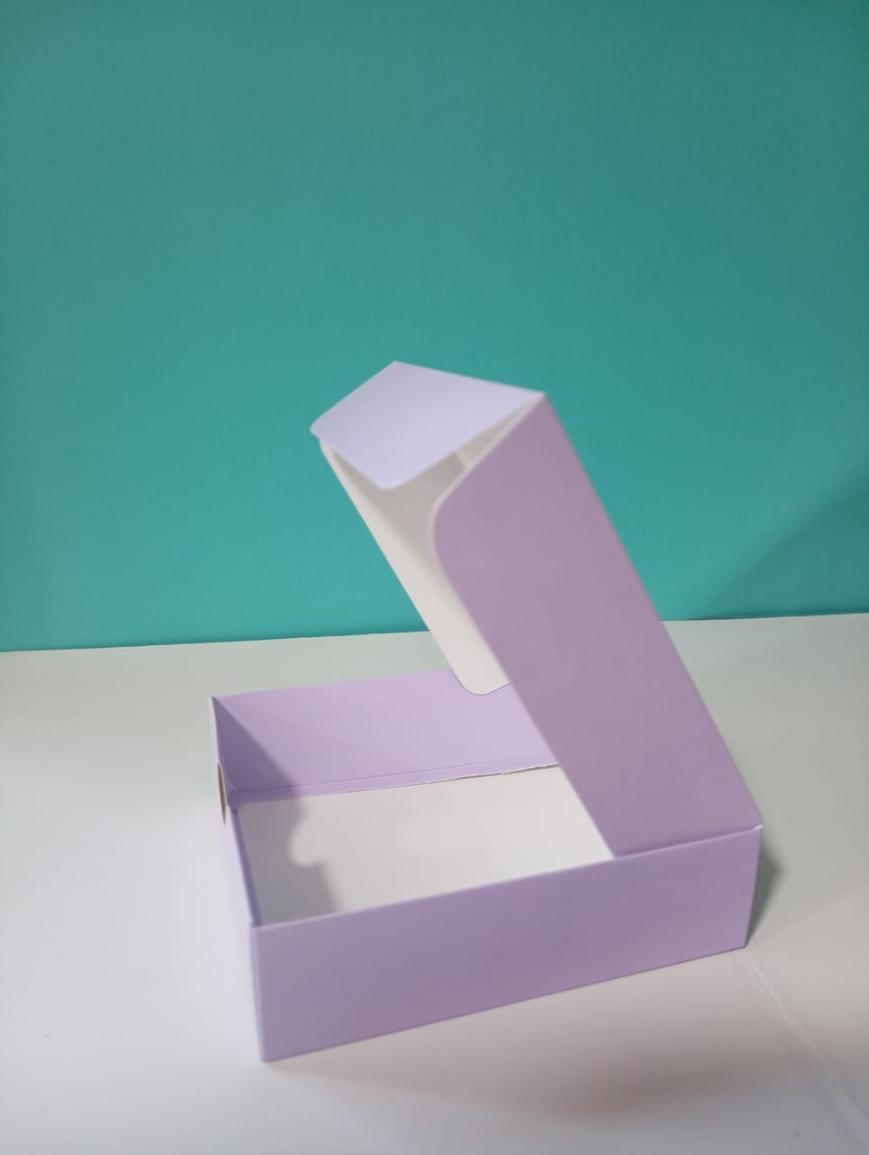 CAJA DE TORTA LILA 10X10X2.5 CM PR502