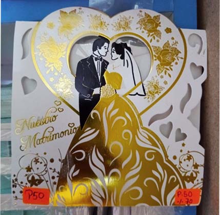 TARJETA DE MATRIMONIO NOVIOS EN UN CORAZÓN DE FLORES P50