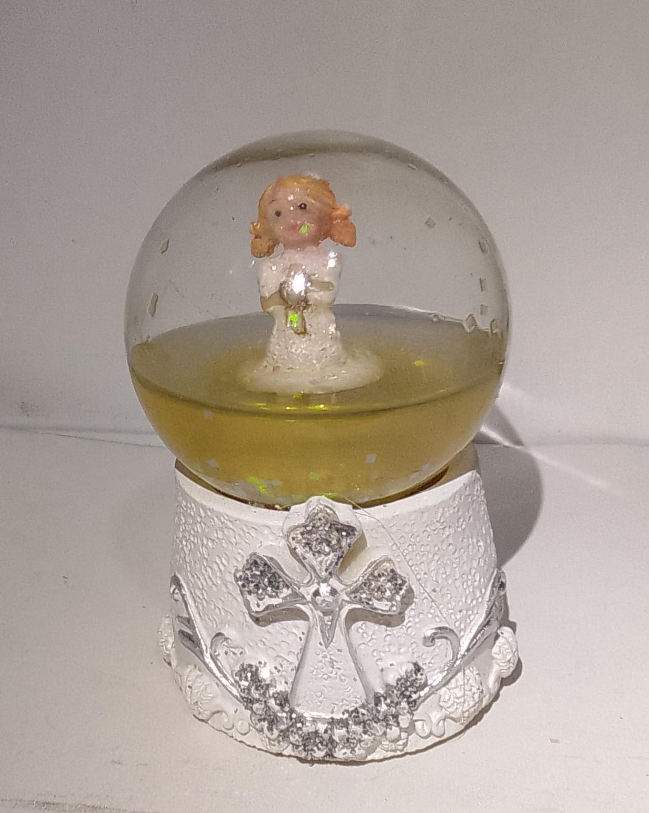 ESFERA NIÑA ARRODILLADA CON LUZ 