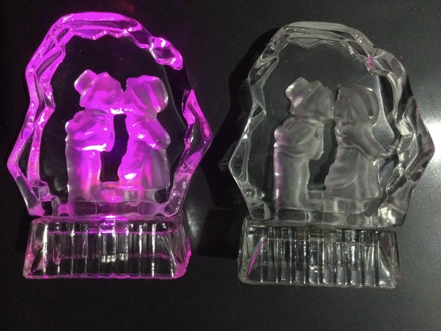 Novios en vidrio con luz Pr651