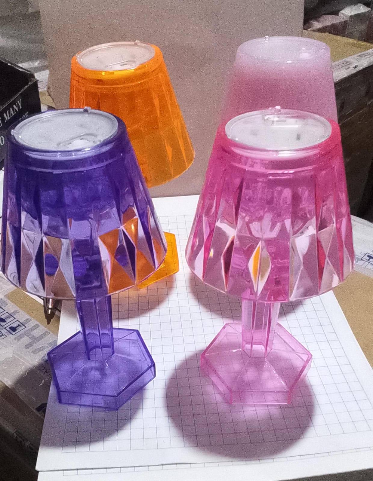 LAMPARA PLASTICO COLORES PR2019