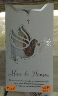 Tarjetas de misa Paloma plateada M06P